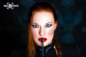 Shooting-Baer.Photos-Fotograf-Holger-Bär-Model-Lady-Elria-Blaue-Augen-Rote-Lippen